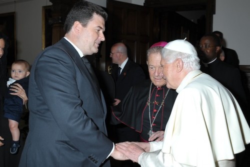Read more about the article Pope Benedict XVI receives Anthony Bailey in a private audience