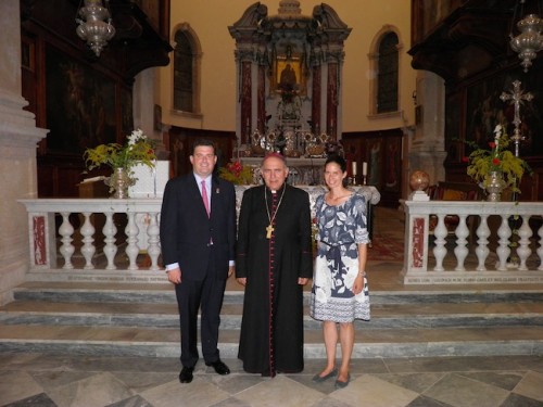 Read more about the article Anthony Bailey visits Kotor Bay and attends mass during visit to Montenegro