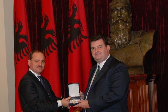 Read more about the article President of Albania decorates Anthony Bailey