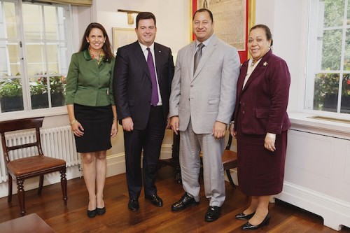Read more about the article King Tupou VI & the Queen of Tonga receive Anthony Bailey