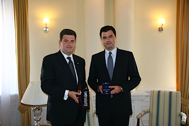 Read more about the article Mayor of Tirana receives Anthony Bailey