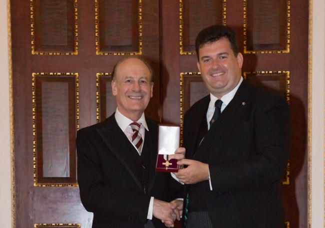 Read more about the article Anthony Bailey awarded the Order of Mercy at Mansion House ceremony