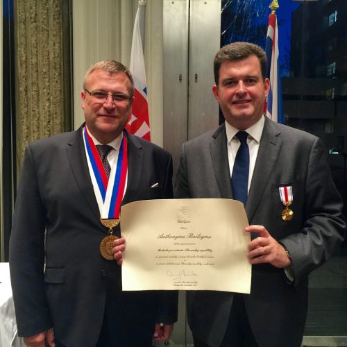 Read more about the article Anthony Bailey decorated by the President of the Slovak Republic for his 25 year contribution to British-Slovak relations